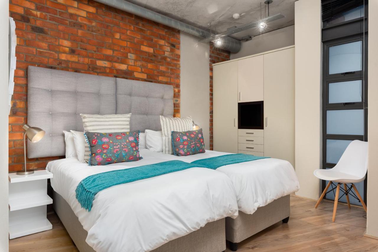 Metropolis Luxury Apartment