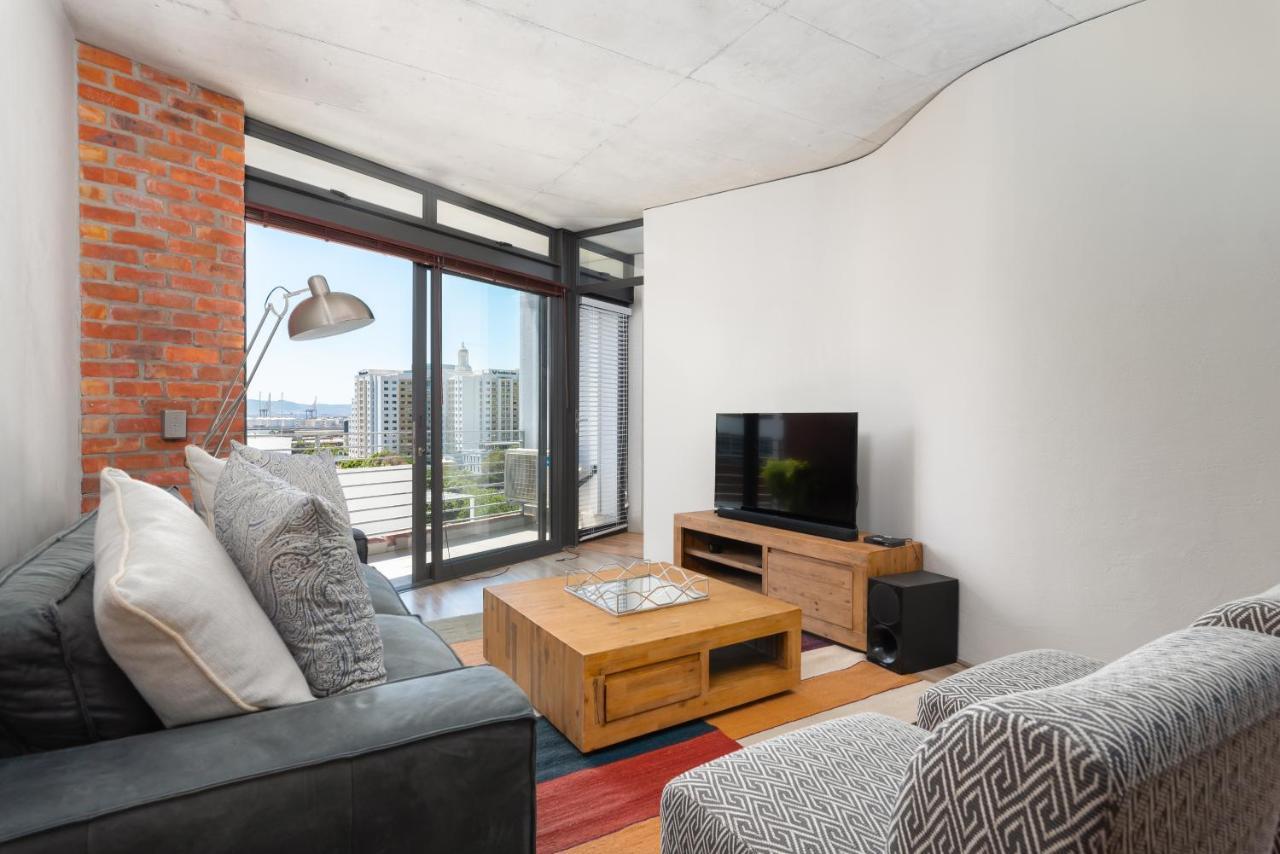 Metropolis Luxury Apartment