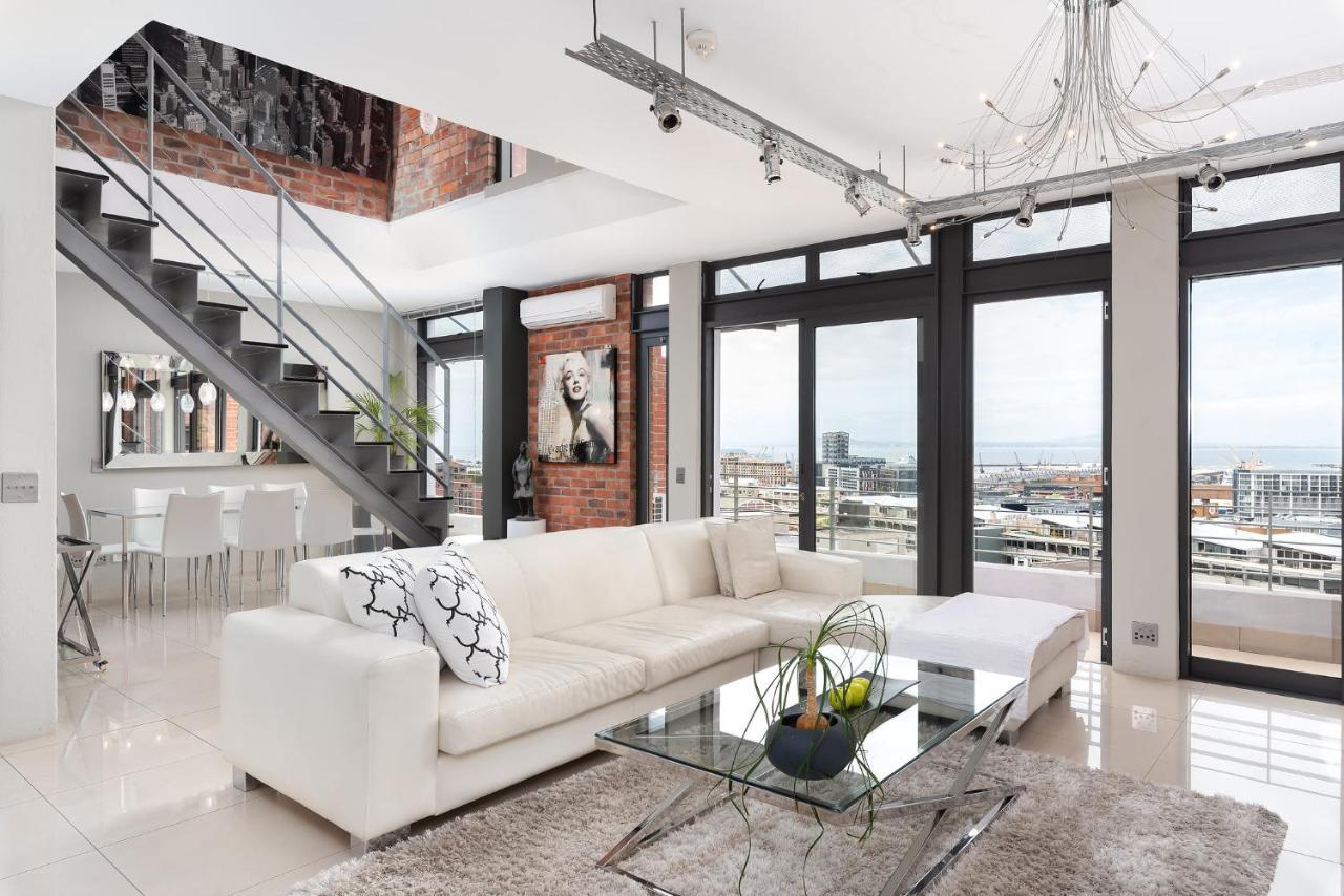 Metropolis Luxury Apartment