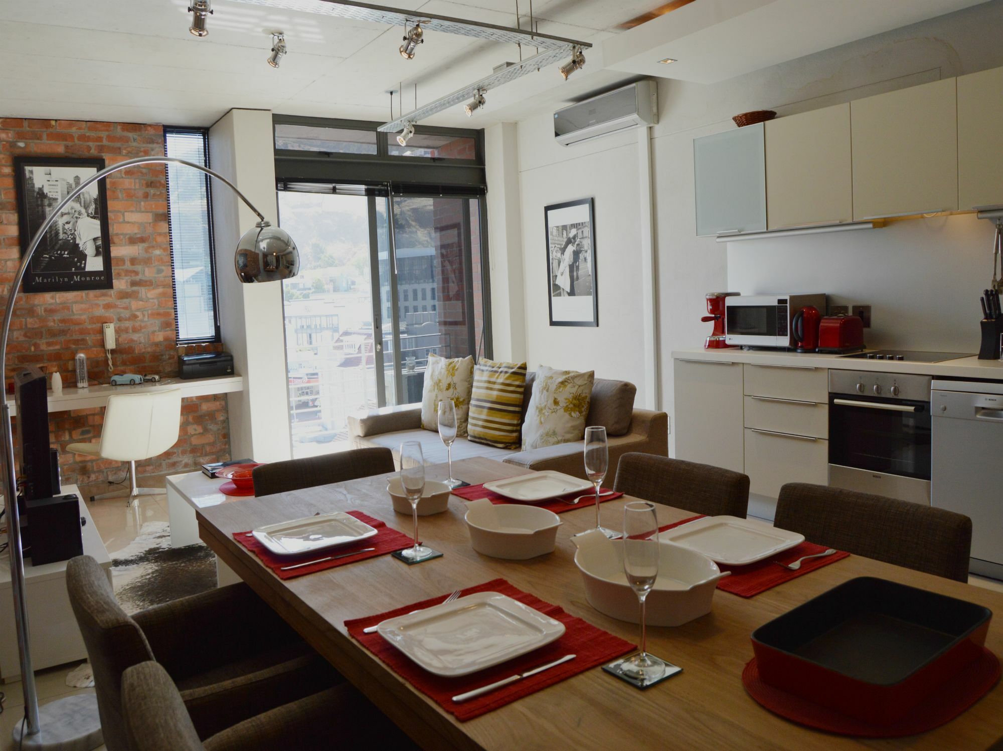Metropolis Luxury Apartment