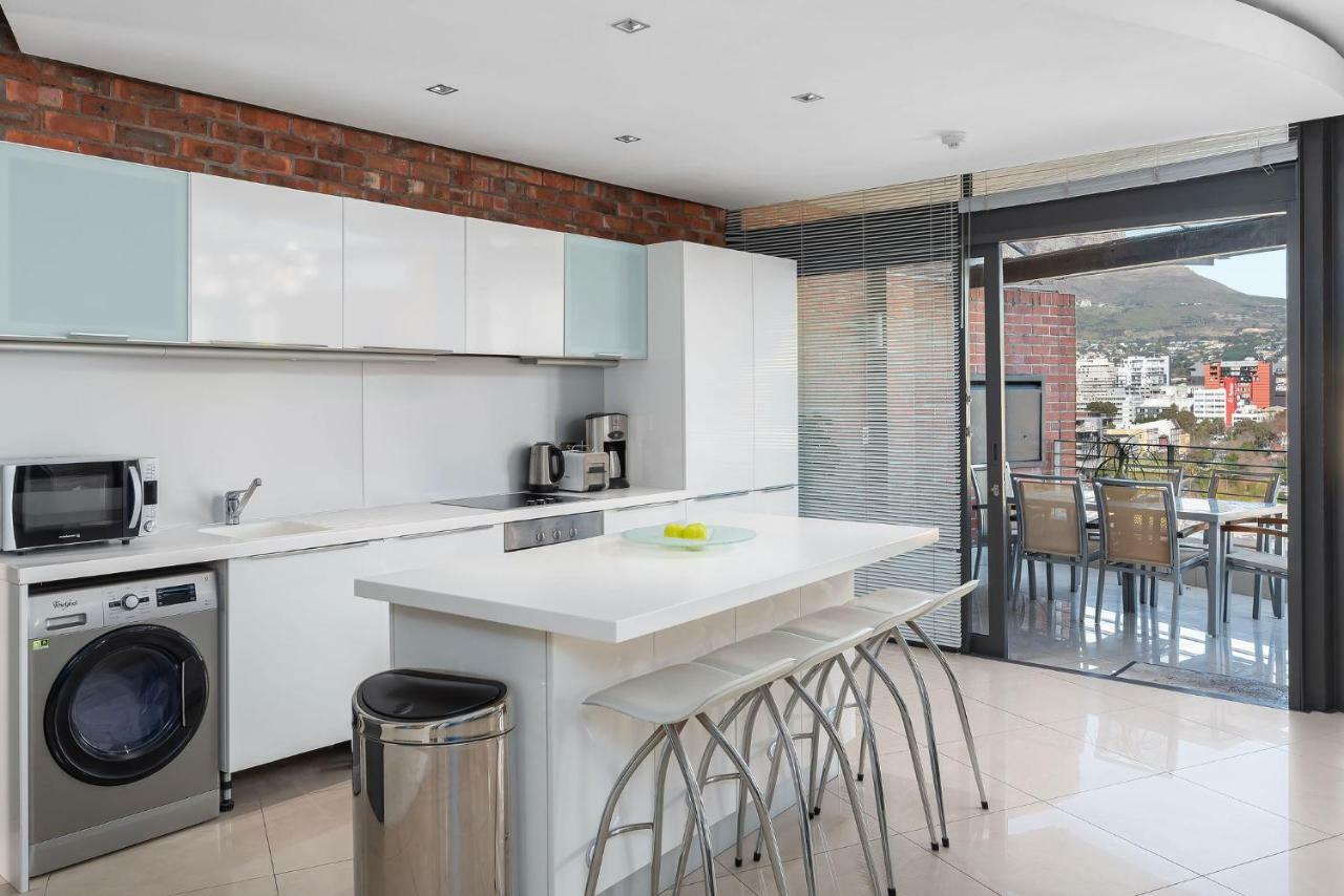 Metropolis Luxury * Cape Town